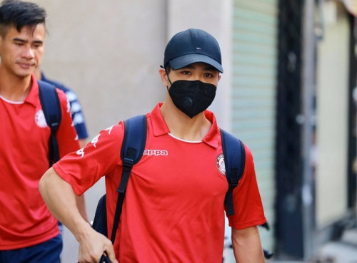 Khi Anh Đức rời đội tuyển quốc gia, Tiến Linh và Đức Chinh chưa đủ sức thay thế thì người hâm mộ đang trông đời Công Phượng sẽ sớm lấy lại phong độ trước khi đối đấu với Malaysia. Ảnh TP.HCM