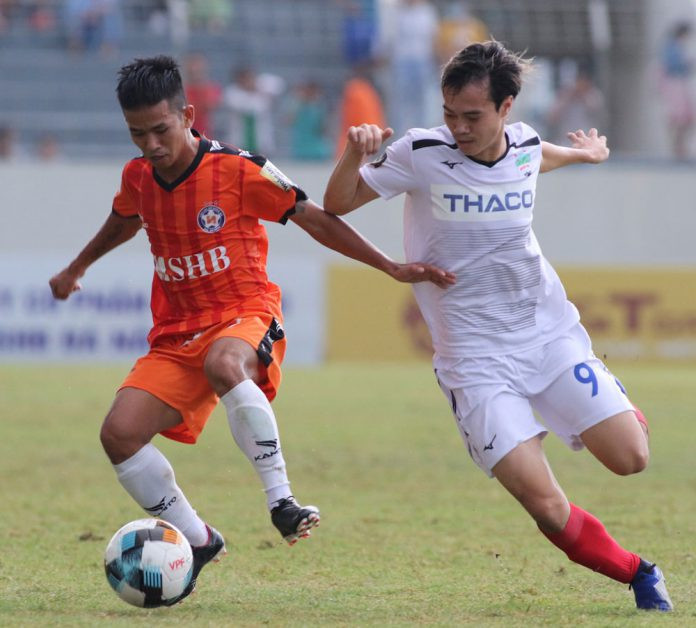 Văn Toàn (HAGL) sẽ đối đầu với Quang Hải, Hùng Dũng (Hà Nội) trước khi lên tập trung đội tuyển