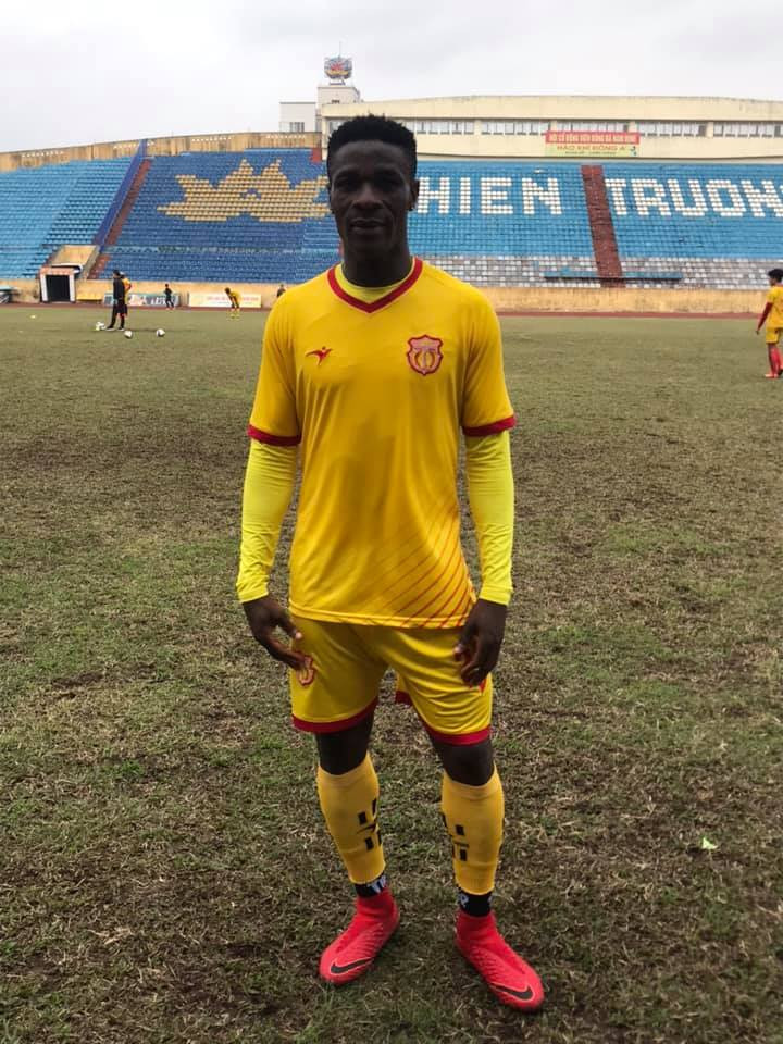 Khán giả sân Thiên Trường đều xác nhận, nếu không có anh, Nam Định khó lòng bảo toàn được kết quả 2-0