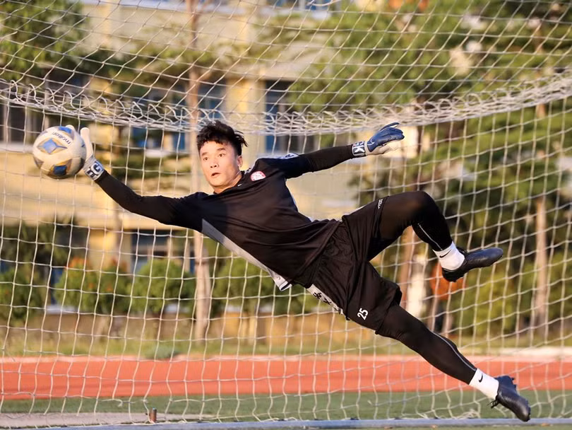 Vấn đề vẫn đang gây tranh cãi là sau giai đoạn đầu số điểm của các đội vẫn giữ nguyên hay trở lại điểm số 0. Ảnh VPF Vấn đề vẫn đang gây tranh cãi là sau giai đoạn đầu số điểm của các đội vẫn giữ nguyên hay trở lại điểm số 0. Ảnh VPF