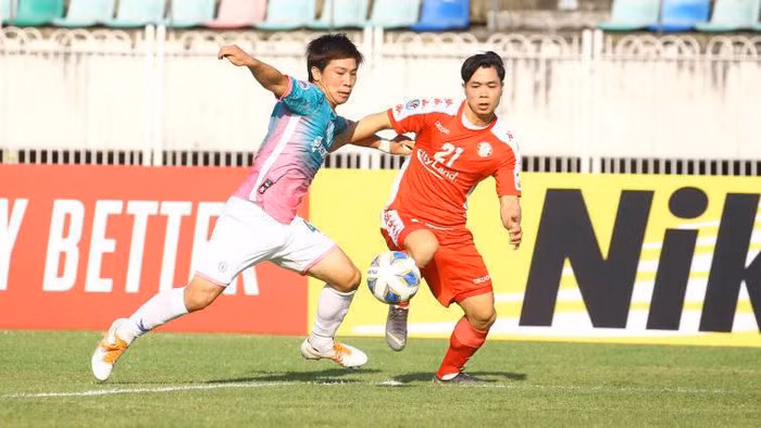 Giai đoạn 1 có tính chất phân nhóm các CLB theo thứ hạng sau khi đá vòng tròn một lượt để thi đấu giai đoạn 2. Ảnh CLB TP.HCM Giai đoạn 1 có tính chất phân nhóm các CLB theo thứ hạng sau khi đá vòng tròn một lượt để thi đấu giai đoạn 2. Ảnh CLB TP.HCM