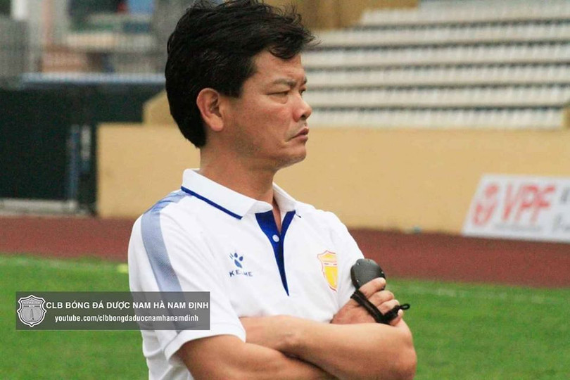 Phải còn một thời gian nữa, Nam Định mới có thể chen chân vào tốp có huy chương tại V.League, nhưng người ta đã hiểu vì sao “đội bóng nhân dân” này lại được người dân thành Nam yêu thích đến thế. Ảnh NĐFC.