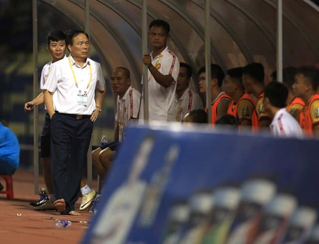 Bao giờ thì bầu Đệ mới được hưởng niềm vui? Ảnh CLB Bao giờ thì bầu Đệ mới được hưởng niềm vui? Ảnh CLB