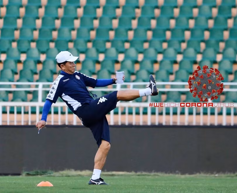 Ông Chung cũng tự nguyện giảm lương để ủng hộ CLB chống dịch. Ảnh TPHCM FC