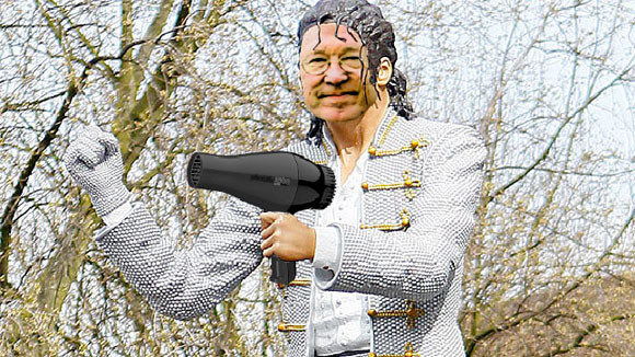 Ông đúng là “máy sấy tóc” đúng nghĩa. Ảnh MU Ông đúng là “máy sấy tóc” đúng nghĩa. Ảnh MU