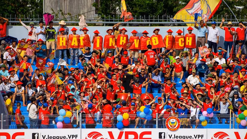 Người Hà Tĩnh đang dành niềm tin yêu cho đội bóng quê hương. Ảnh HLFC Người Hà Tĩnh đang dành niềm tin yêu cho đội bóng quê hương. Ảnh HLFC