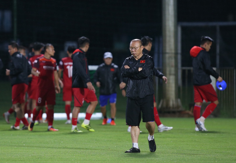 Chấn thương đã khiến Nguyên Mạnh phải chia tay đội tuyển. Ảnh SLFC.