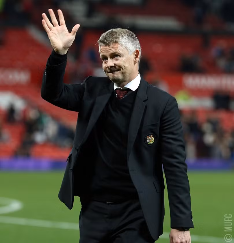 Sân Old Trafford: “Ole đi đi”! ảnh 1 HLV Solskjaer ngày càng nghèo nàn ý tưởng chỉ đạo (Ảnh: Fanpage CLB MU)