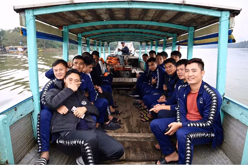 Nhà đương kim vô địch V.League như “chú gấu ngủ đông” ảnh 2 Phút thư giãn. Ảnh HNFC