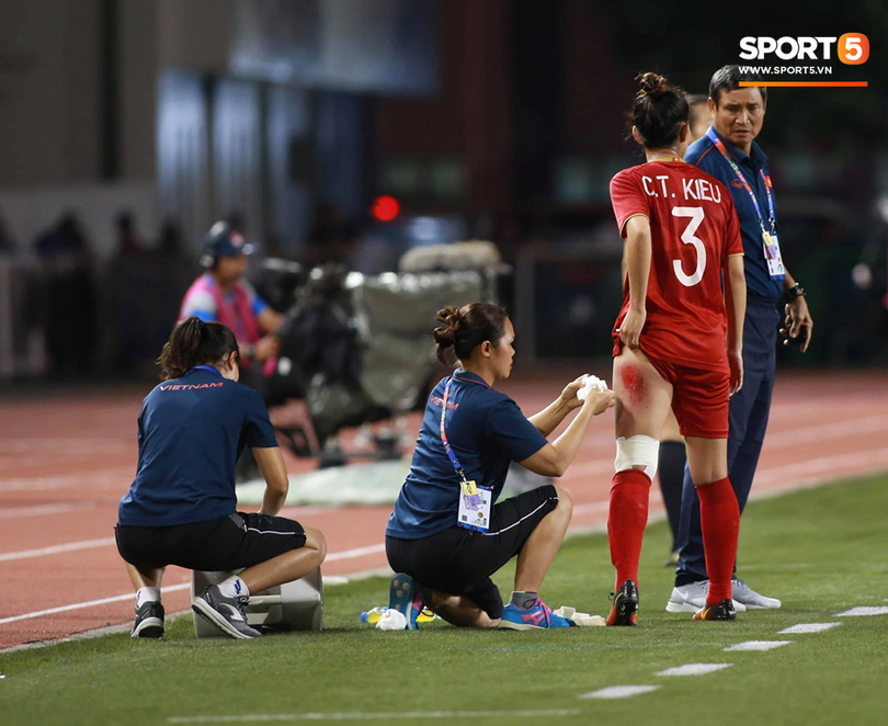 Ông đã bên các học trò trong những lúc khó khăn nhất. Ảnh SP5