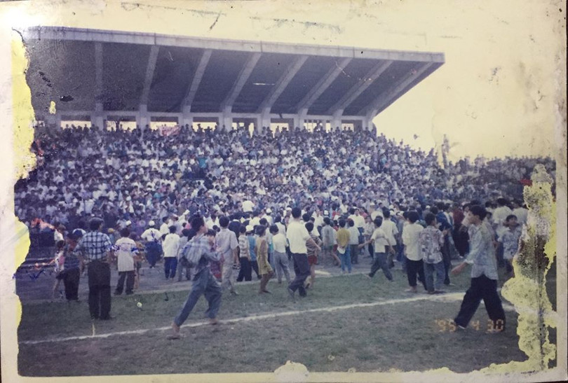 So với mặt sân cách đây 2 thập kỷ, chất lượng sân Vinh không khá hơn là bao. Ảnh tư liệu Vinh xưa