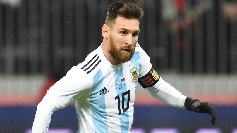 Messi đã vượt qua "Vua Sư tử" Gabriel Batistuta (56 bàn, 78 trận) để trở thành cây săn bàn vĩ đại nhất ĐT Argentina với 70 pha lập công sau 138 lần khoác áo "Các vũ công Tango". Ảnh AP