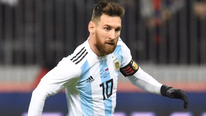 Messi đã vượt qua "Vua Sư tử" Gabriel Batistuta (56 bàn, 78 trận) để trở thành cây săn bàn vĩ đại nhất ĐT Argentina với 70 pha lập công sau 138 lần khoác áo "Các vũ công Tango". Ảnh AP