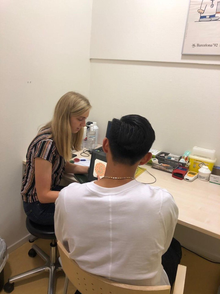 “Đoàn Văn Bale” và con đường đến với Hà Lan ảnh 2 Hoàn tất thủ tục gia nhập SC Heerenveen. Ảnh FBCN.