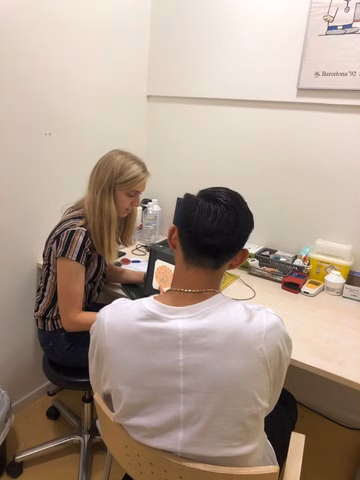 Hoàn tất thủ tục gia nhập SC Heerenveen. Ảnh FBCN.