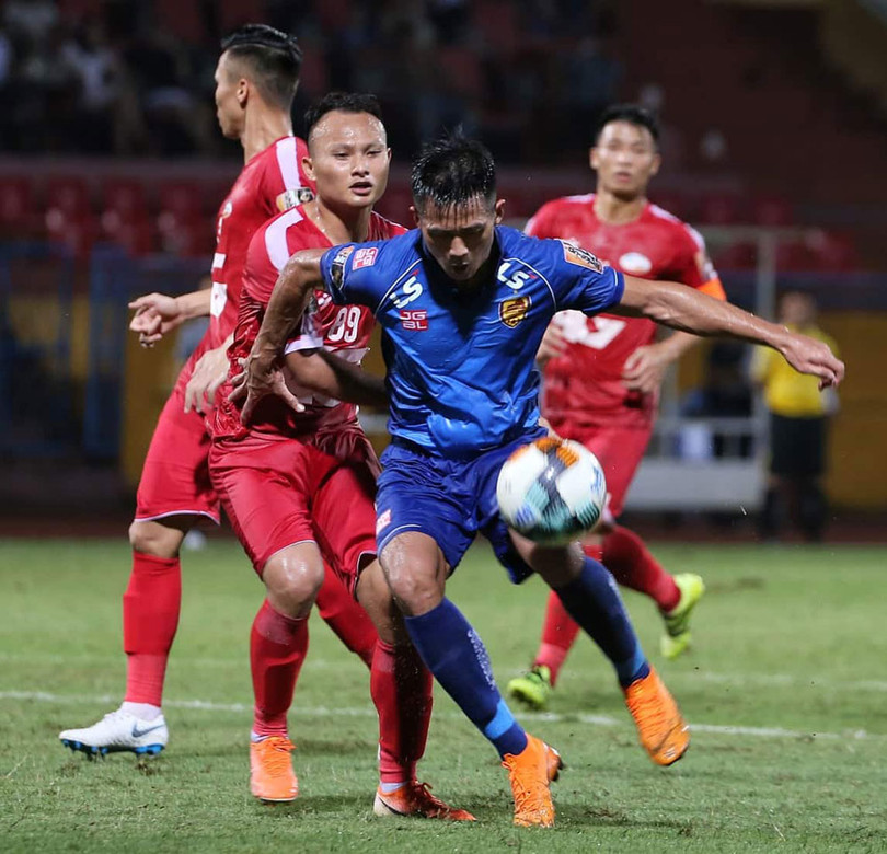 Chỉ ghi được 16 và 17 bàn thắng thì Viettel và SLNA đang là những đội bóng có hàng công tồi nhất V.League 2019. Ảnh VPF. Chỉ ghi được 16 và 17 bàn thắng thì Viettel và SLNA đang là những đội bóng có hàng công tồi nhất V.League 2019. Ảnh VPF.