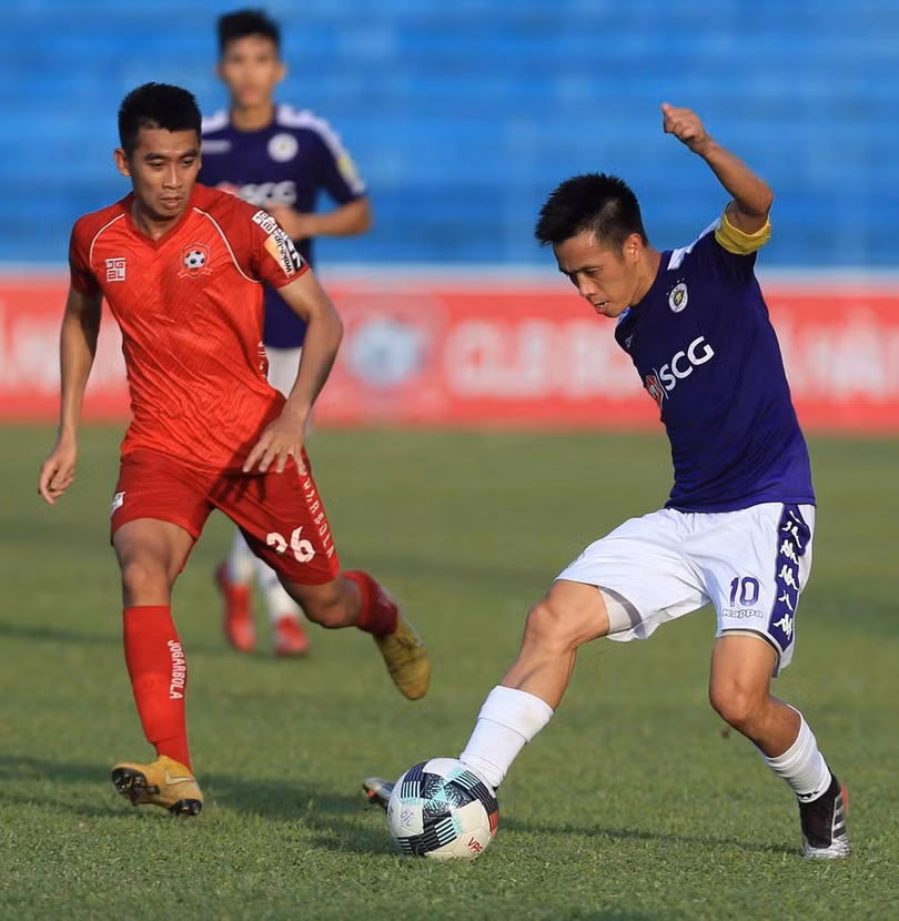 Màn nhảy múa cùng trái bóng trên sân cỏ sau chấn thương của Văn Quyết đã truyền cảm hứng cho đồng đội. Ảnh VPF