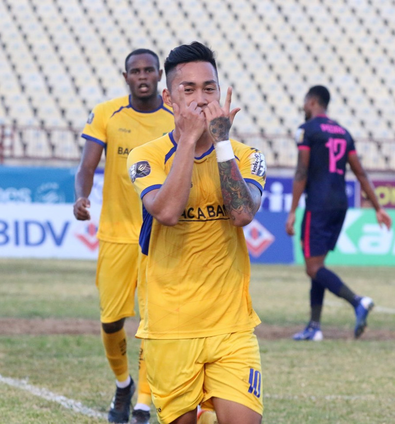 Tại SLNA đang lâm tình trangh nội binh phải 