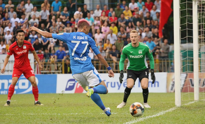 Liệu HAGL có phải tiếp tục “thay tướng”? ảnh 2 Thủ môn ngoại cũng không giúp cho HAGL chuỗi trận thất bại (ảnh VPF)