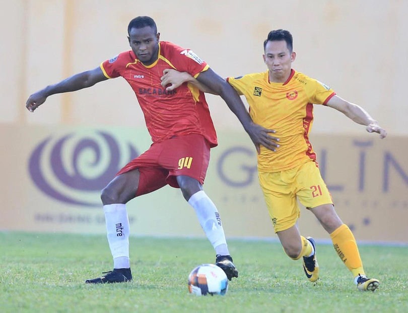 Liệu Vinicius có ghi bàn cho SLNA? Ảnh VPF.