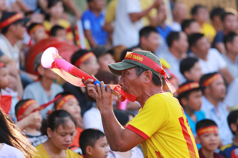 Liệu khán giả thành Nam có tiếp tục được ăn mừng như thế này không? Ảnh Hội CĐV Nam Định.