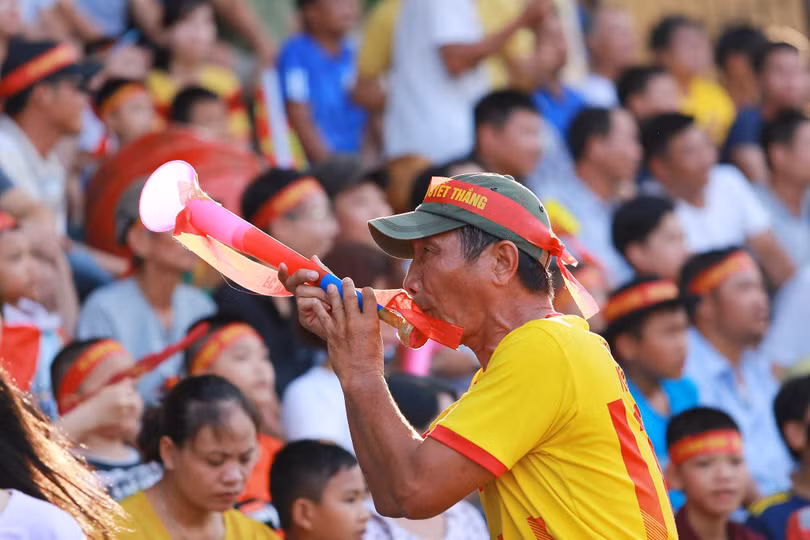 Liệu khán giả thành Nam có tiếp tục được ăn mừng như thế này không? Ảnh Hội CĐV Nam Định. Liệu khán giả thành Nam có tiếp tục được ăn mừng như thế này không? Ảnh Hội CĐV Nam Định.