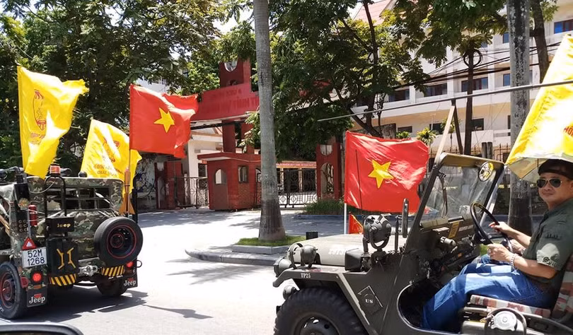 Cổ động viên xứ Thanh đi nhận phần thưởng tháng 6 và đón quà tháng 7 (ảnh Hội CĐV) Cổ động viên xứ Thanh đi nhận phần thưởng tháng 6 và đón quà tháng 7 (ảnh Hội CĐV)