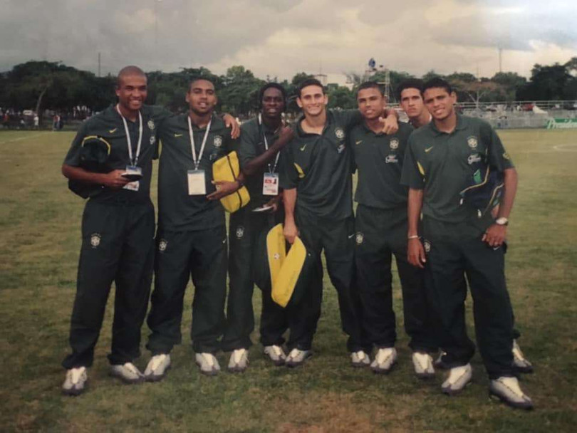 Leandro, từng là tuyển thủ Olympic Brazil tại Pan American Games 2003 và cầu thủ của CLB nổi tiếng xứ sở Samba CLB Santos (2002) . Ảnh CLB Santos