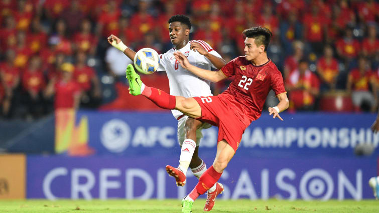 Đối phương luôn tranh chấp quyết liệt. Ảnh AFC. Đối phương luôn tranh chấp quyết liệt. Ảnh AFC.