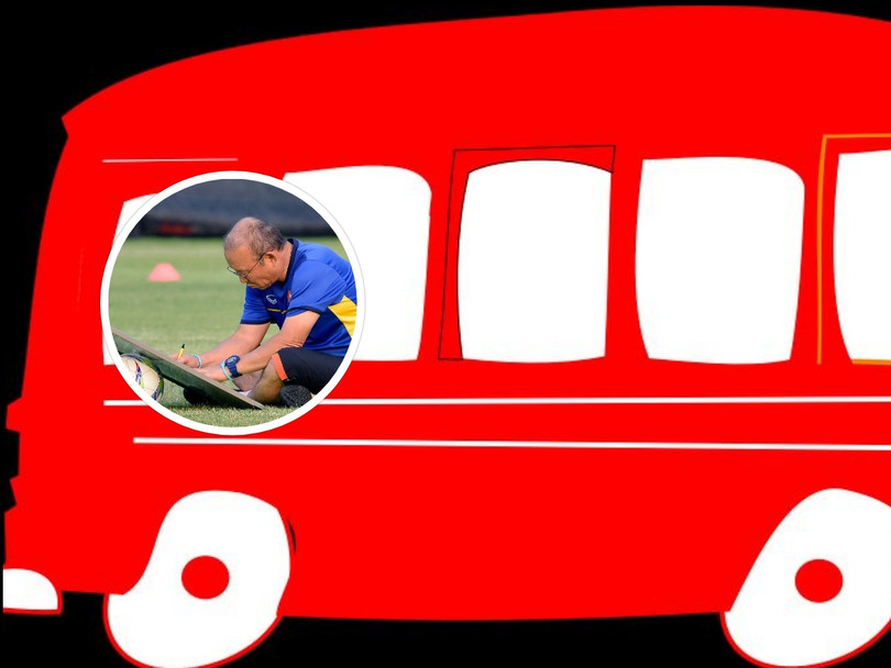 Việc chỉ có 2 trận hòa không bàn thắng bằng chiến thuật đặt xe bus màu đỏ trước khung thành, giờ đây ông Park mất quyền tự quyết. Ảnh AT. Việc chỉ có 2 trận hòa bằng chiếc thuật đặt xe bus màu đỏ trước khung thành, giờ đây ông Park mất quyền tự quyết. Ảnh AT.