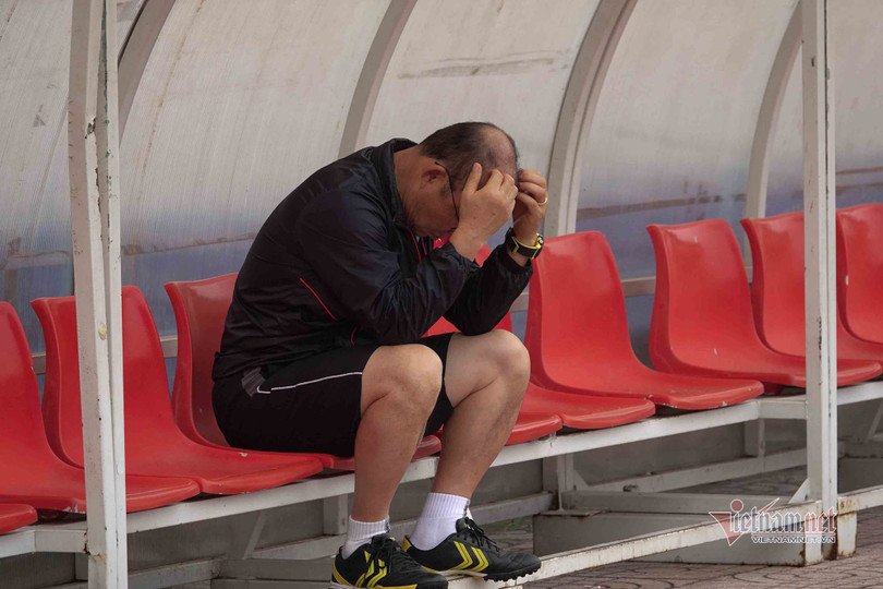 Ông Park đã xoay xở hết cách. Ảnh VNN Ông Park đã xoay xở hết cách. Ảnh AFC