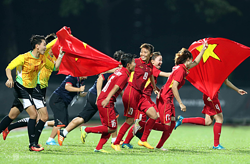 Ai còn nhớ các cô gái đá bóng? ảnh 2 Ai còn nhớ các cô gái đá bóng? ảnh 2