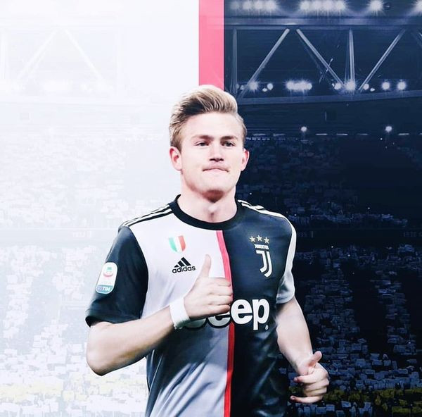 ngôi sao Ronaldo đã thuyết phục trung vệ ĐT Hà Lan về với Juve. Ảnh CNN