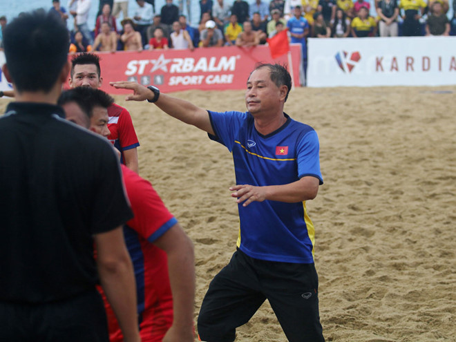 Linh chỉ “nựng” còn Tú chỉ “đùa” ảnh 1 Anh sẵn sàng đứng nhì, em hiểu chưa? Anh sẵn sàng đứng nhì giải này, em đứng nhất, đồng ý không?