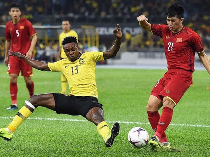 Đội tuyển Malaysia có tiền vệ tấn công Mohamadou Sumareh (gốc Gambia) có màn trình diễn xuất sắc tại AFF Cup 2018. Ảnh Viettimes 