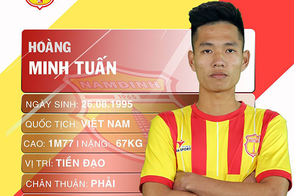 Một tuần trước khi “chợ cầu thủ” đóng cửa ảnh 5 Tiền vệ Hoàng Minh Tuấn đến khoác áo Phù Đổng FC ở lượt về giải hạng Nhất 2019 theo dạng cho mượn (ảnh Hội CĐV NĐ)