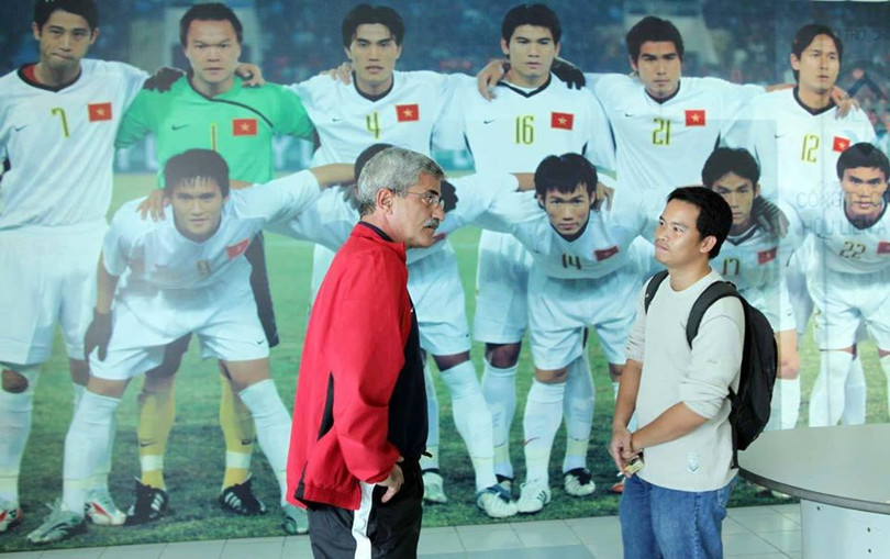 "20 năm bóng đá Việt Nam mới có một người như Lê Công Vinh, 50 năm mới có một người như Nguyễn Hồng Sơn nhưng phải hơn 100 năm mới sản sinh ra được Vũ Như Thành thứ hai", câu nói của "thầy phù thủy" Calisto vẫn còn nhiều tranh cãi . Ảnh FBNV "20 năm bóng đá Việt Nam mới có một người như Lê Công Vinh, 50 năm mới có một người như Nguyễn Hồng Sơn nhưng phải hơn 100 năm mới sản sinh ra được Vũ Như Thành thứ hai", câu nói của "thầy phù thủy" Calisto vẫn còn nhiều tranh cãi . Ảnh FBNV