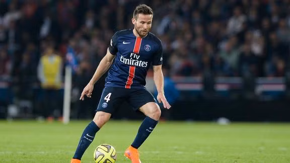 Năm 2010, anh từng chia sẻ với một tờ báo, nếu HLV Laurent Blanc của Lille từ chối, anh có thể về chơi cho VN vì “bà nội tôi là người VN”. Ảnh PSG