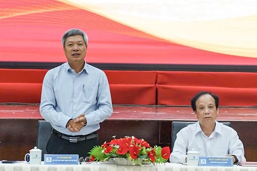 Phó Chủ tịch UBND TP Đà Nẵng Hồ Quang Bửu phát biểu tại buổi làm việc với Đại học Đà Nẵng diễn ra chiều 26/3. Ảnh StarupDanang