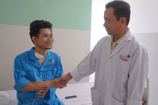 Anh Nguyễn Văn H. bình phục sau ca hiến gan cứu mẹ.