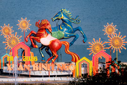 Linh vật Song Mã tại khu vực Đài phun nước, kinh thành Huế với triết lý âm – dương hài hòa, nền tảng quan trọng trong mỹ học cung đình Huế