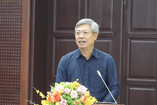 Ông Hồ Quang Bửu, Phó Chủ tịch UBND TP Đà Nẵng đánh giá cao kế hoạch phối hợp, triển khai thí điểm hỗ trợ cửa hàng, hộ kinh doanh bán buôn, bán lẻ chuyển đổi số trên địa bàn thành phố Đà Nẵng nhằm thúc đẩy kinh tế số.