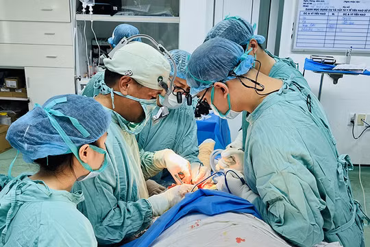 Phẫu thuật tạo hình thành công cho người phụ nữ có vòng 3 “ngoại cỡ”