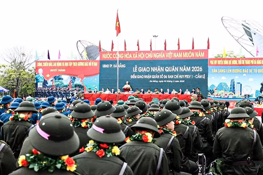 Sáng 4/3, Lễ giao nhận quân năm 2026 tại Đà Nẵng được tổ chức đồng loạt tại 14 điểm trên toàn thành phố, với hơn 4.600 thanh niên nhập ngũ.