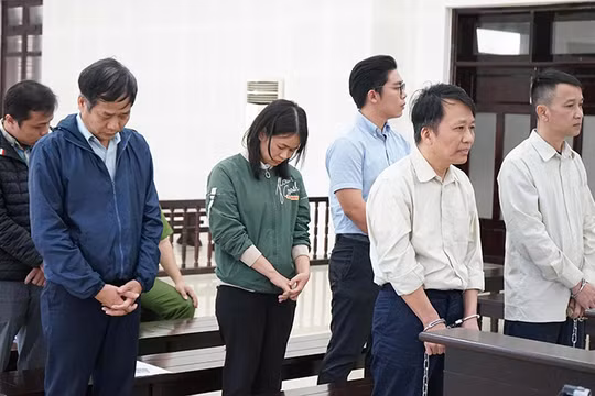 Các bị cáo tại toà