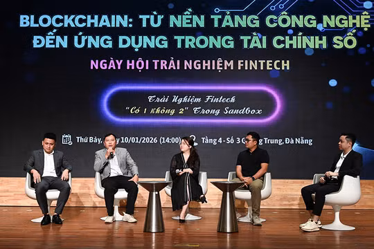 Các chuyên gia thảo luận tại Hội thảo nhằm làm rõ mối quan hệ giữa công nghệ blockchain, khung pháp lý và yêu cầu tuân thủ trong bối cảnh triển khai thực tiễn.