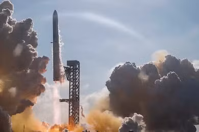 SpaceX công bố mức giá công khai 135 USD/ cổ phiếu. Ảnh: Reuters.