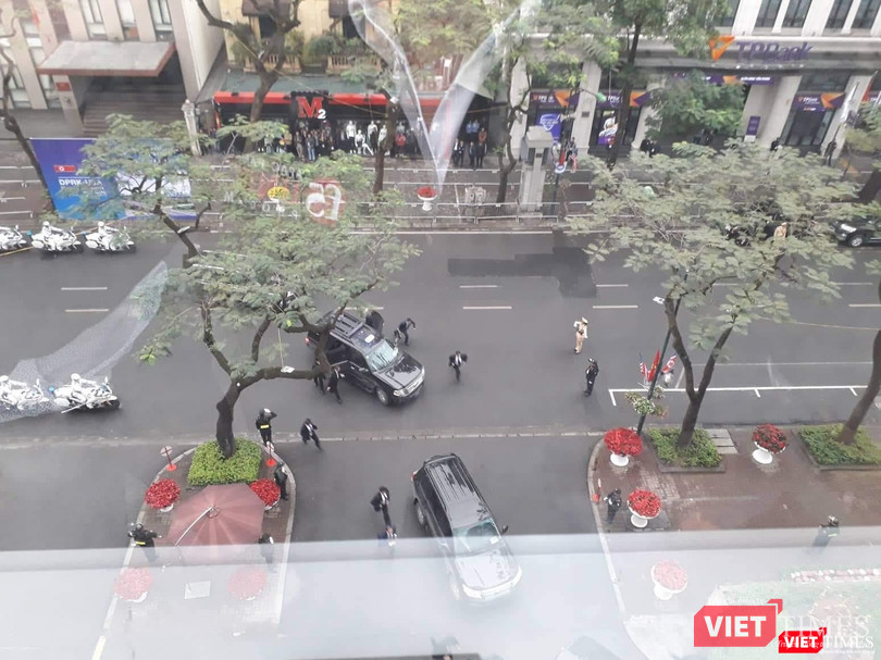 Dàn vệ sĩ luôn túc trực bảo vệ Chủ tịch Triều Tiên Kim Jong-un (Ảnh: CVT)