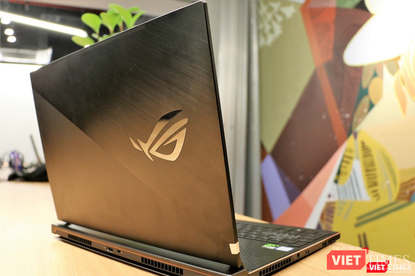 Phần nắp máy của Zephyrus S được gia công CNC 72 lần.