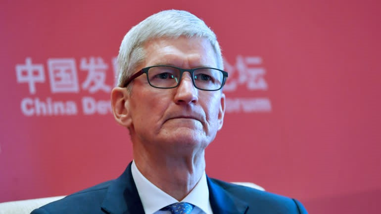 CEO Tim Cook đã nhiều lần khẳng định chi phí gia công thấp đã không còn là lý do giữ chân Apple tại Trung Quốc. Ảnh: AP